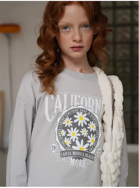 Серый костюм для девочки в садик