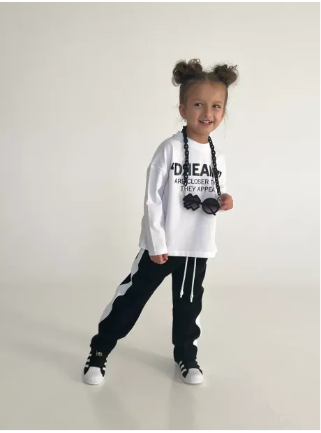 Черно-белый спортивный костюм для девочки