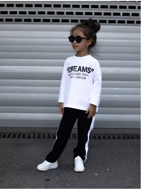 Черно-белый спортивный костюм для девочки