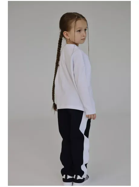 Черно-белый спортивный костюм для девочки