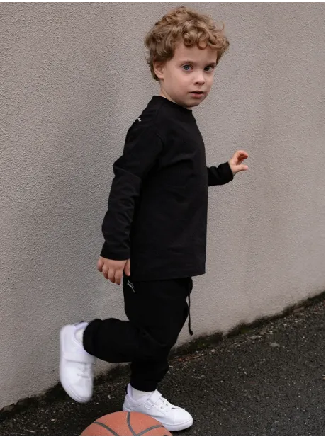 Черный спортивный костюм для мальчика
