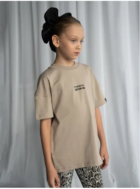 Бежевый костюм для девочки в сад