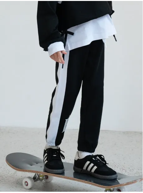 Черный костюм для девочки