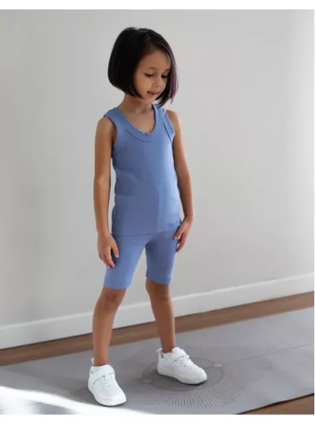 Спортивный костюм для девочки в сад