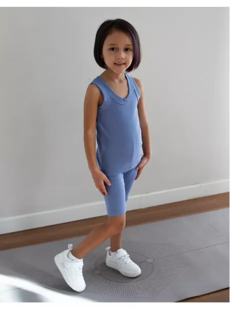 Спортивный костюм для девочки в сад