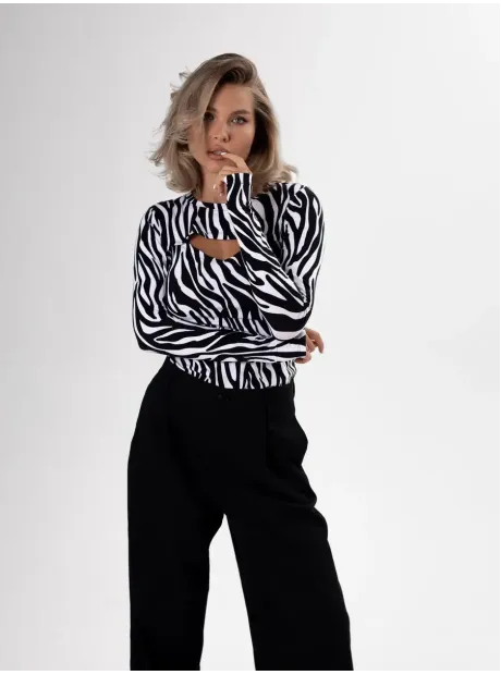 Лонгслив женский с вырезом облегающий