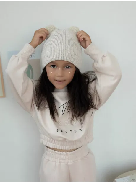 Бежевый костюм для девочки