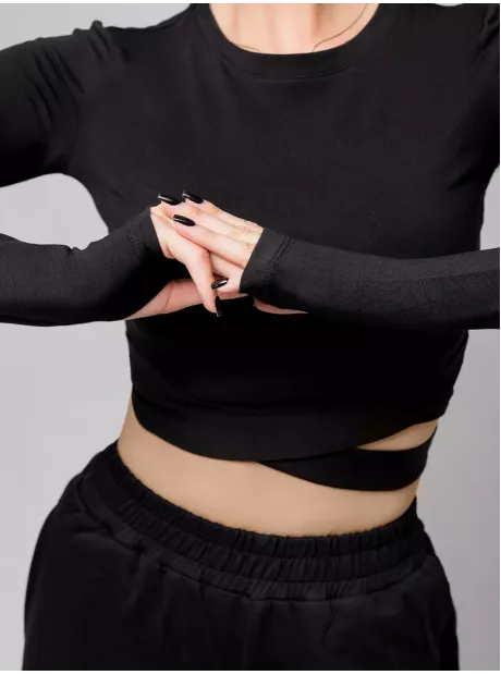 Черный спортивный женский костюм