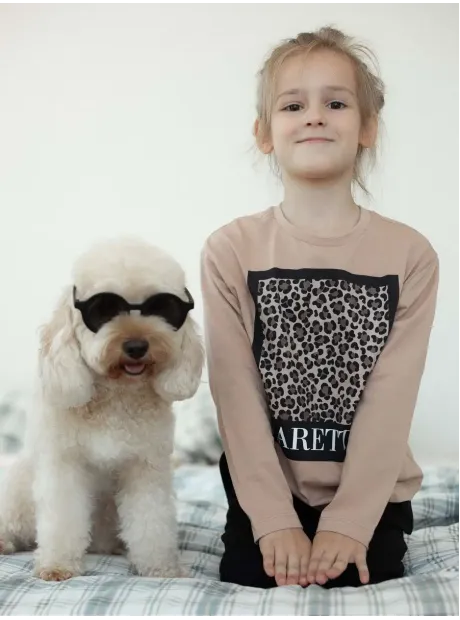 Бежевый костюм для девочки