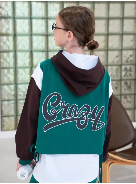 Зеленый костюм для девочки