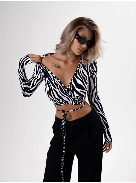 Кроп топ на завязках с длинными рукавами