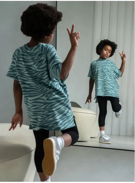 Футболка абстракция на физкультуру и садик