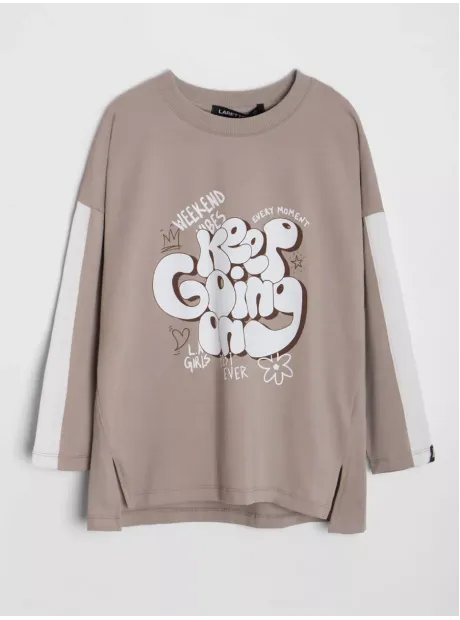 Бежевый костюм оверсайз для девочки