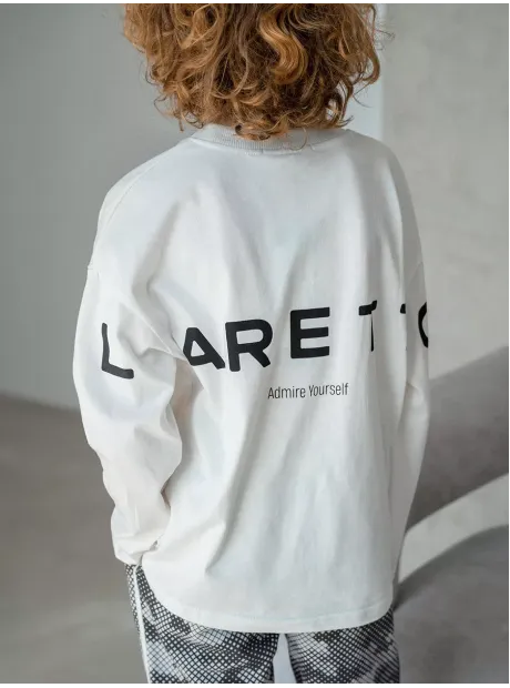 Белый лонгслив оверсайз для школы