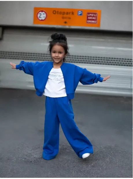 Синий костюм для девочки