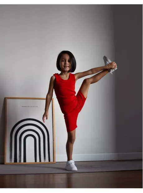 Спортивный костюм для девочки в сад