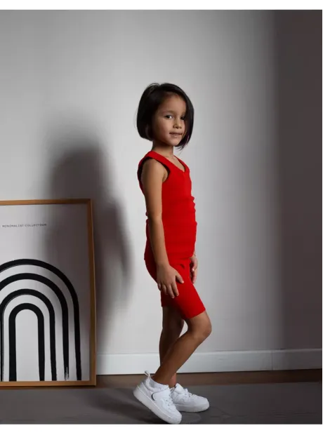 Спортивный костюм для девочки в сад