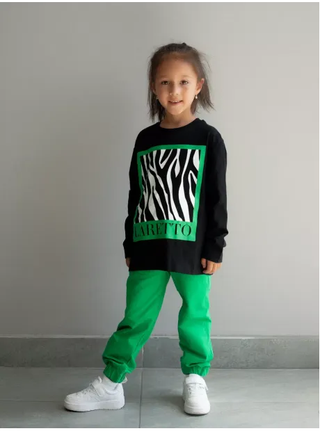 Черно-зеленый спортивный костюм для девочки