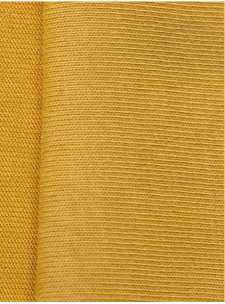 Футболка горчичного цвета для мальчика