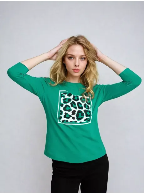 Зеленый лонгслив рукав три четверти