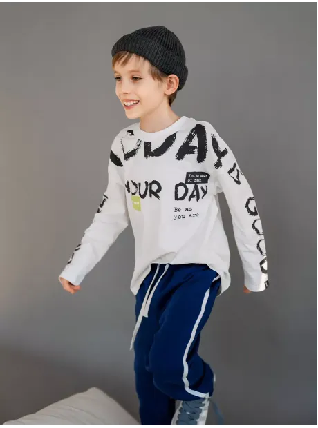 Белый лонгслив оверсайз для мальчика