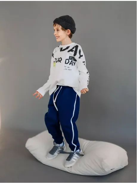 Белый лонгслив оверсайз для мальчика