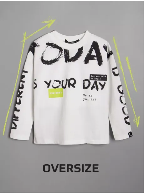 Белый лонгслив оверсайз для мальчика