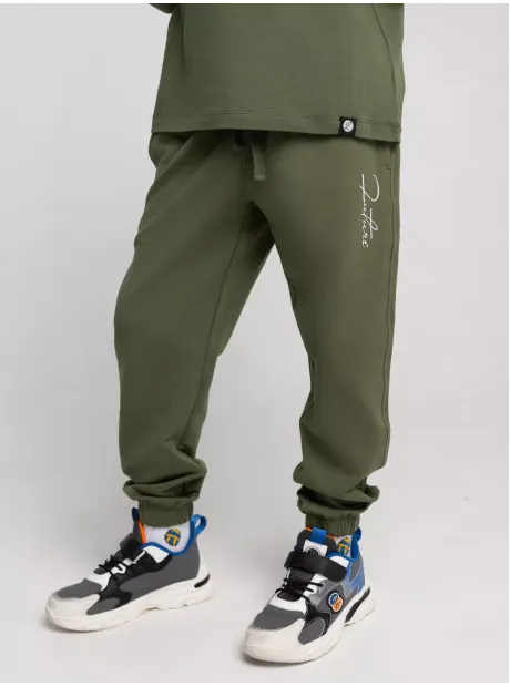 Зеленый костюм для мальчика в садик