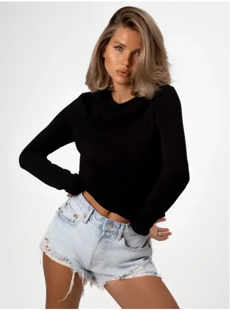 Черный лонгслив трикотажный классический