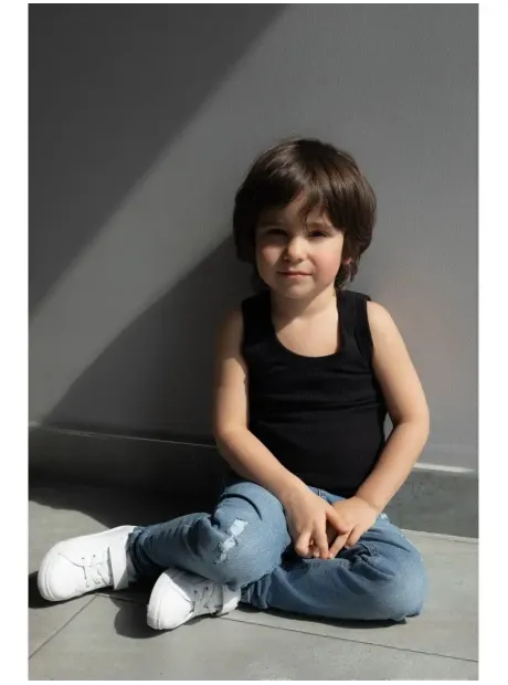 Черная майка детская базовая для мальчика 100% хлопок