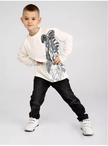 Белый лонгслив для мальчика с принтом