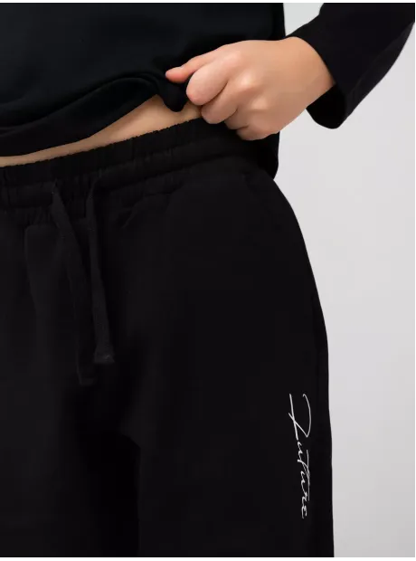 Черный костюм для мальчика в садик