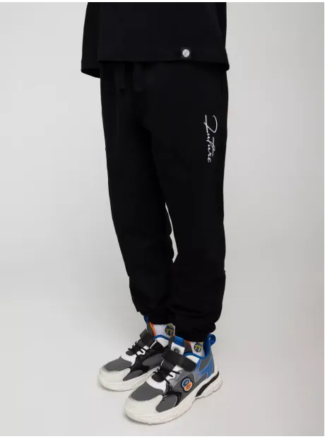 Черный костюм для мальчика в садик