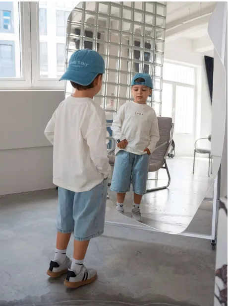 Белый лонгслив оверсайз для школы