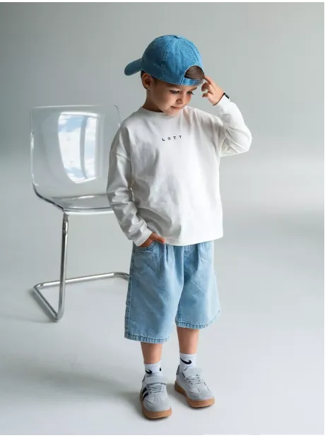 Белый лонгслив оверсайз для школы